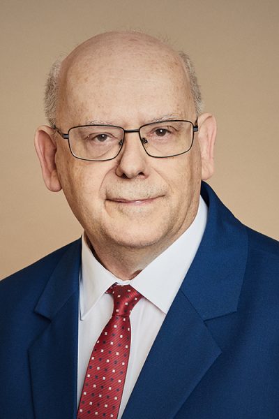 Dr Janusz Nowak