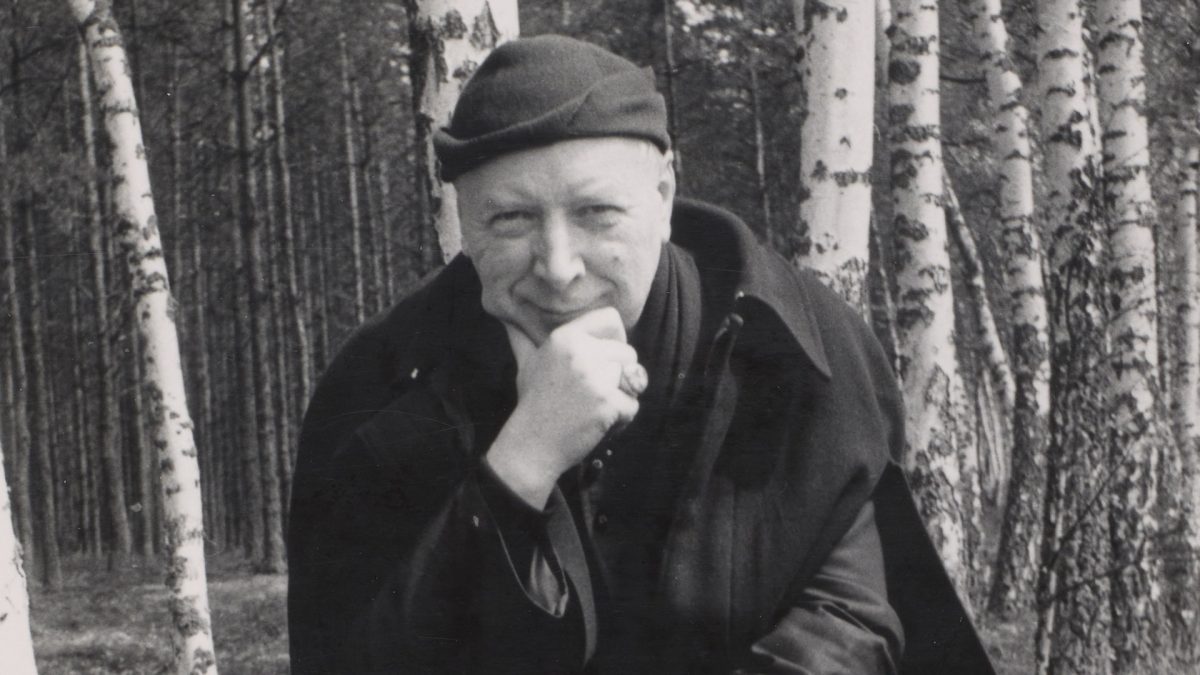 Kardynał Stefan Wyszyński na wakacjach w Komańczy, 1965/1966. Źródło: Biblioteka Narodowa / polona.pl