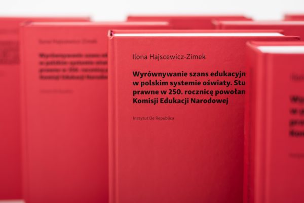 Zdjęcie 7 z 11: Wyrównywanie szans edukacyjnych w polskim systemie oświaty. Studium prawne w 250. rocznicę powołania Komisji Edukacji Narodowej