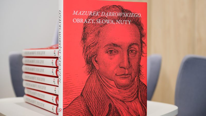Recenzja albumu „Mazurek Dąbrowskiego Obrazy, słowa, nuty” na łamach magazynu „Nowe Książki”